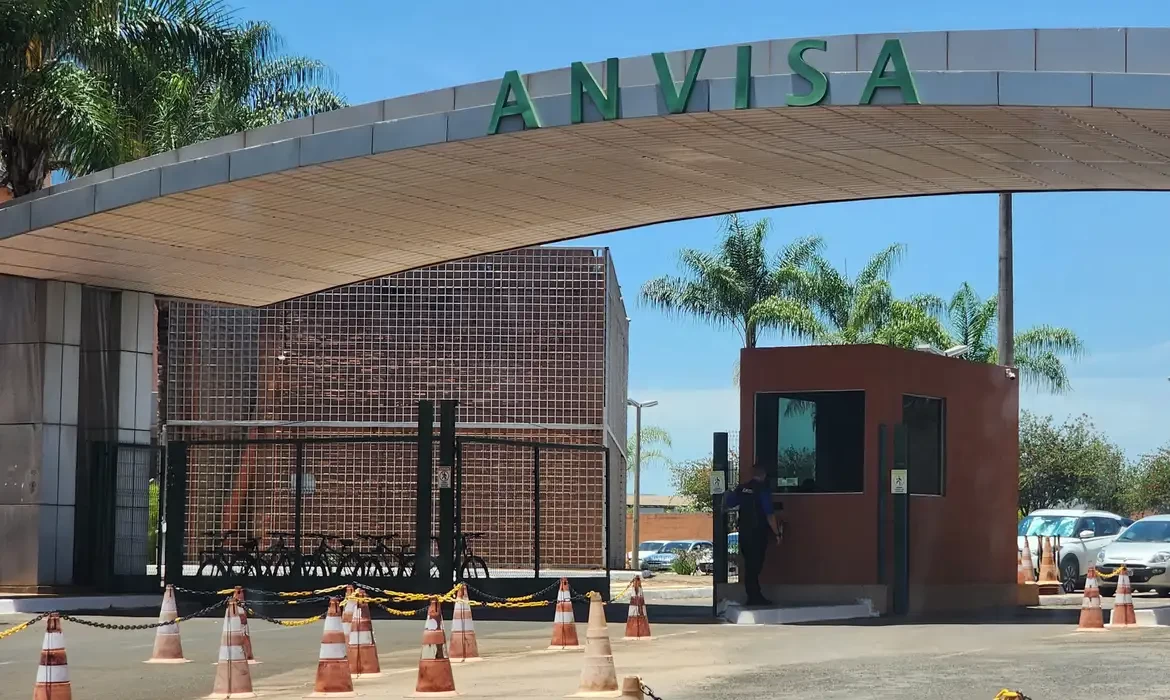 Anvisa proíbe fabricação e venda de suplementos com ora-pro-nóbis