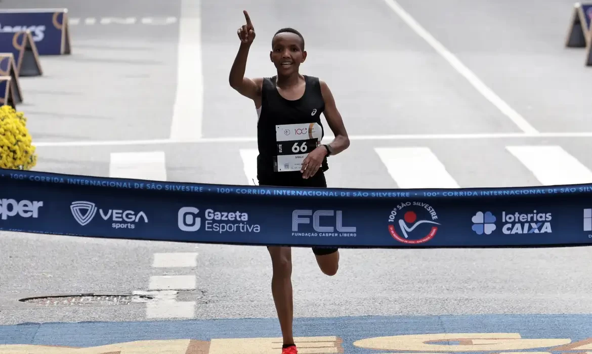 Atleta da Tanzânia vence São Silvestre e Nubia de Oliveira chega em 3º