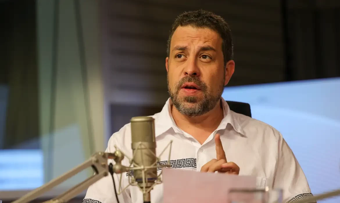 Boulos diz que fim da escala 6 por 1 é “para agora”