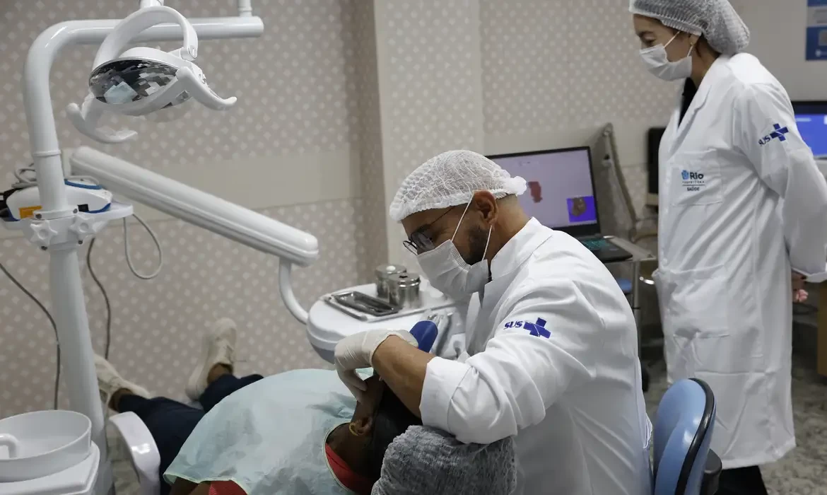 Comissão do Senado aprova novo piso salarial de médicos e dentistas