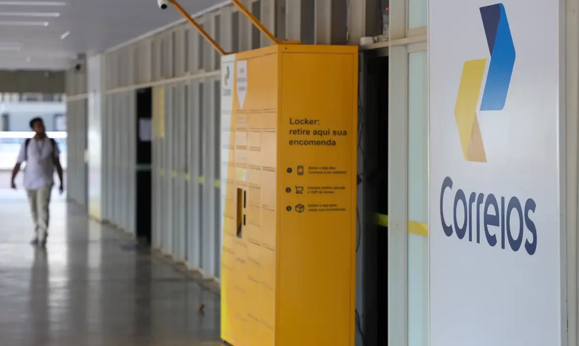 Correios estudam abrir capital e fazem empréstimo de R$ 12 bilhões