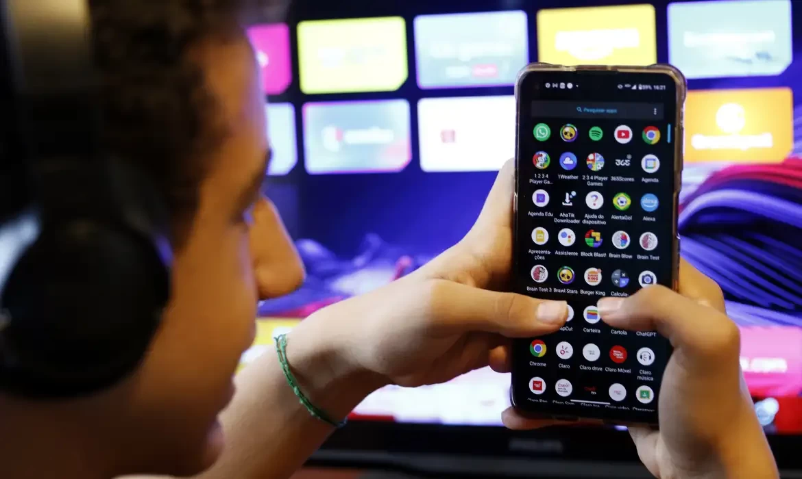 Diminui número de casas com TV por assinatura; 43,4% têm streaming