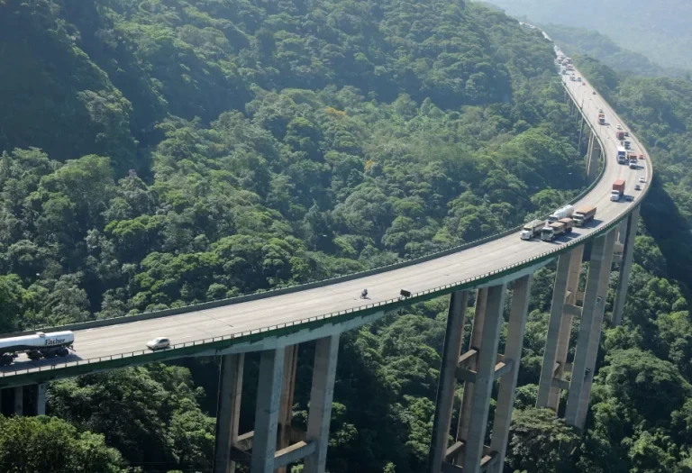 Feriado de Tiradentes deve levar quase 20 milhões de veículos às rodovias concedidas de São Paulo