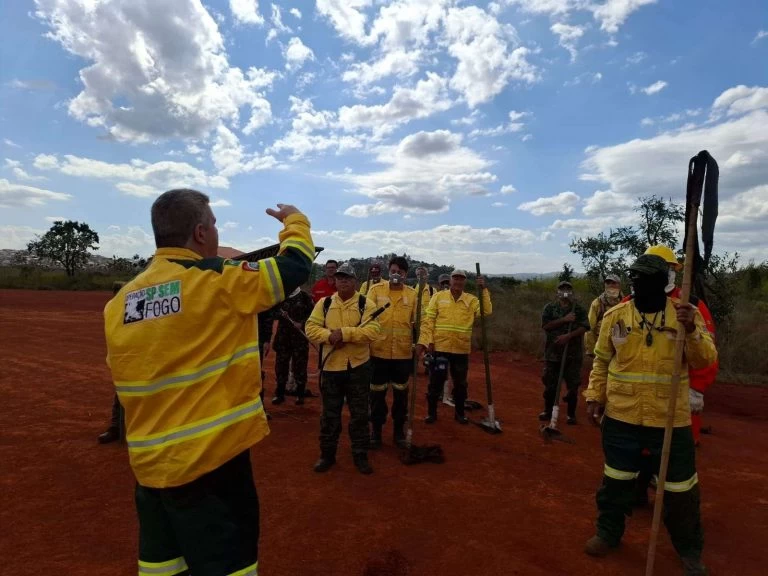 Governo de SP abre inscrições para 243 vagas de brigadistas com salários de até R$ 4 mil