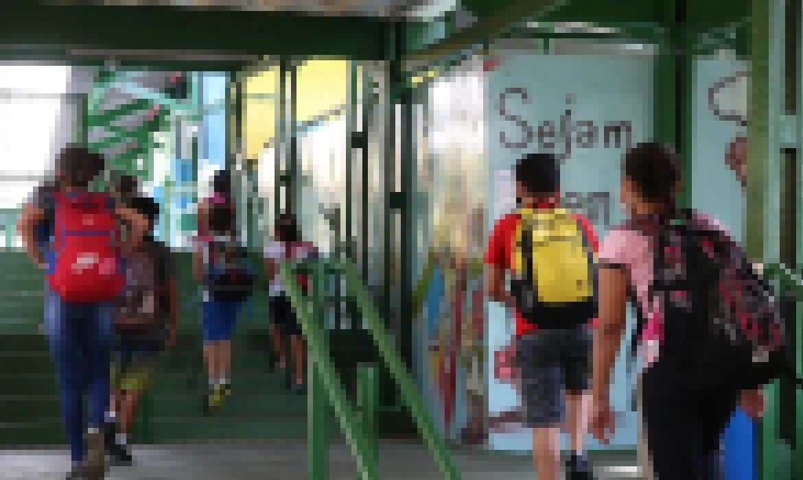 Governo de SP autoriza edital para privatizar gestão de 143 escolas