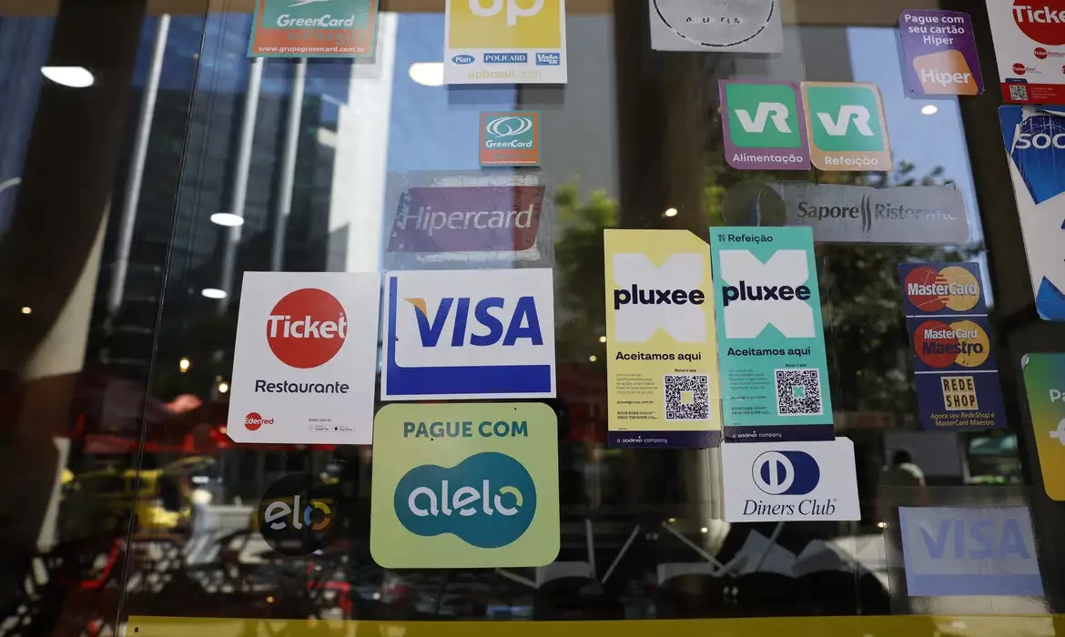 Justiça de SP mantém novas regras do vale-alimentação, informa AGU