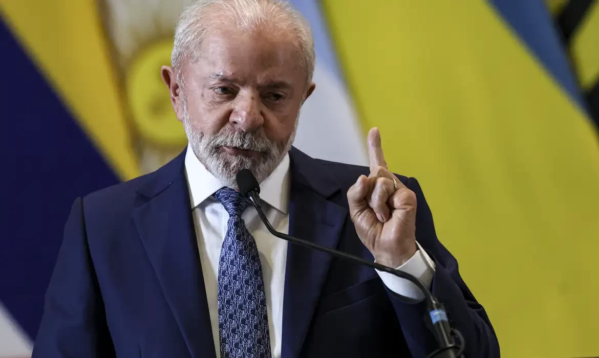 Lula faz apelo à paz, condena corrida armamentista e critica ONU