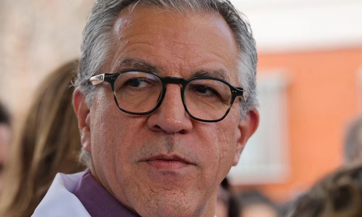 Ministro Padilha defende regulamentação da publicidade das bets