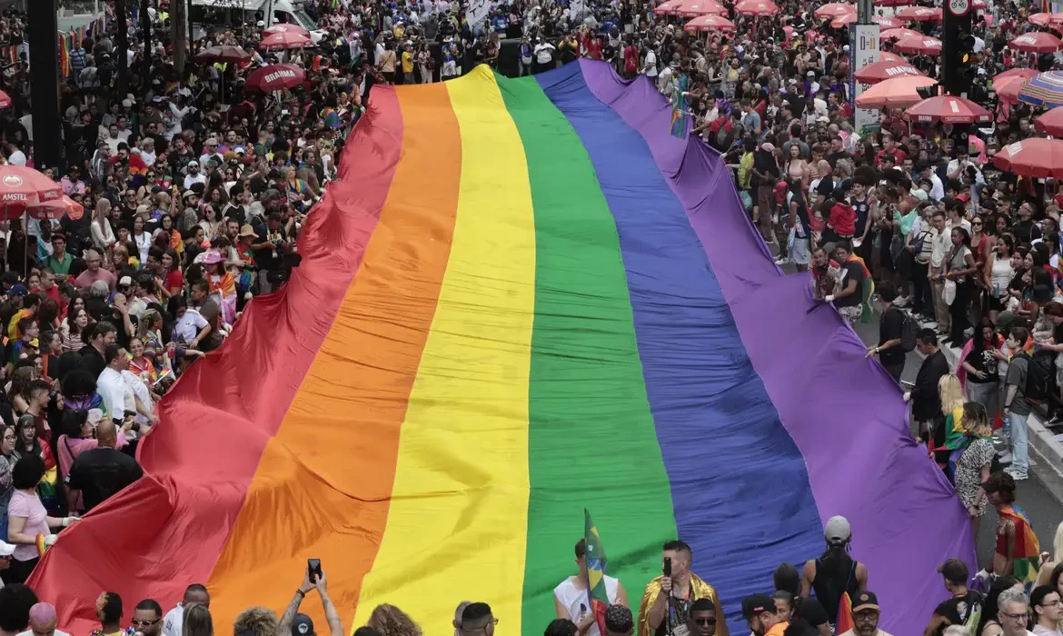 Parada LGBT+ de SP enfrenta desafios e está ameaçada de deixar as ruas
