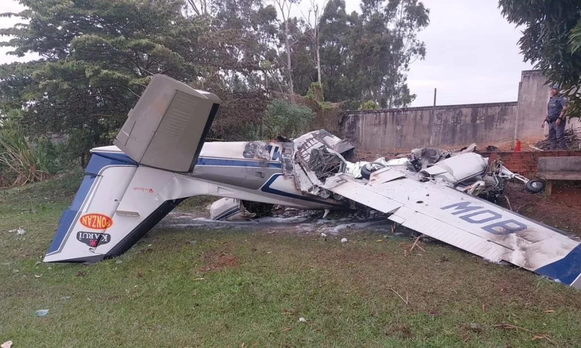 Queda de monomotor deixa dois mortos em Marília, interior de São Paulo