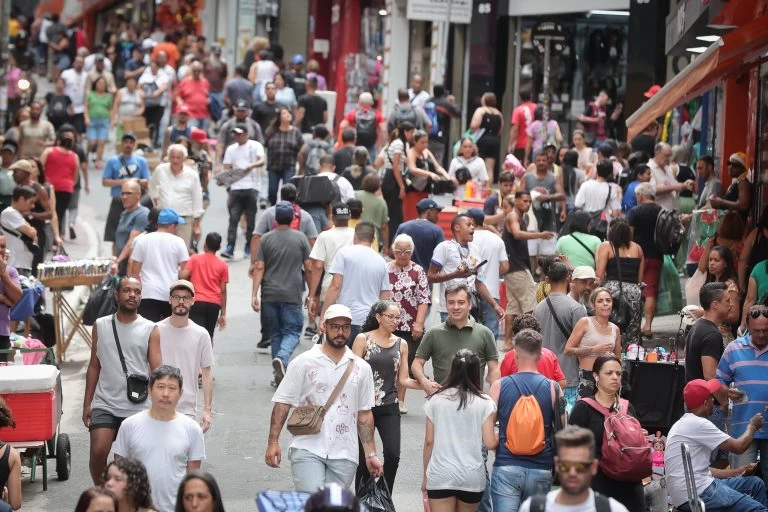 Renda domiciliar per capita no estado de São Paulo aumenta 86% em 10 anos, mostra IBGE