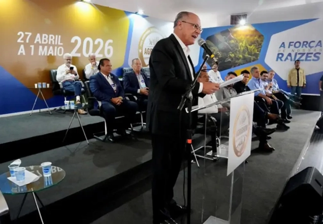 Alckmin anuncia R$ 10 bilhões para modernização de máquinas agrícolas