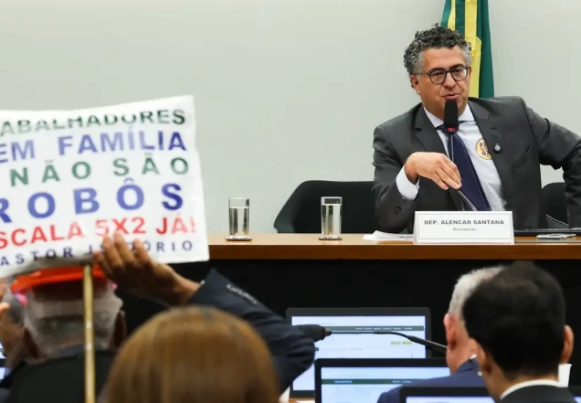 Câmara instala comissão para analisar PEC do fim da escala 6X1