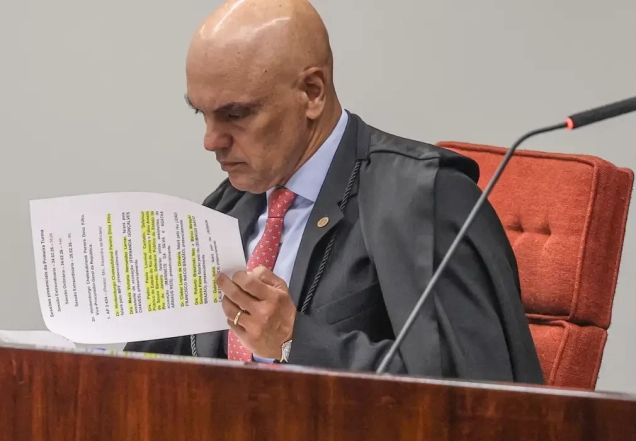 Moraes cobra ação do governo brasileiro para extradição de Zambelli
