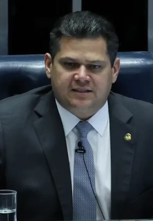 Alcolumbre critica decisão de Gilmar Mendes sobre impeachment no STF