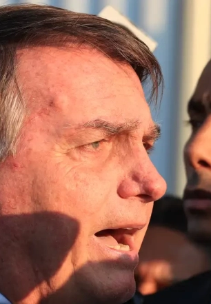 Bolsonaro tem alta hospitalar após passar por cirurgia no ombro