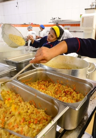 Bom Prato incentiva alimentação saudável e aproveitamento integral dos alimentos