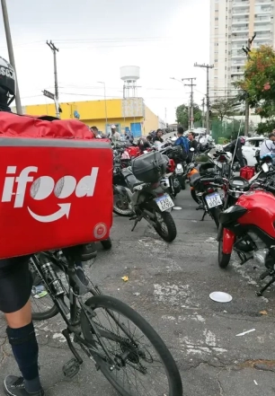 Brasil tem 2 milhões de pessoas que trabalham por meio de aplicativos