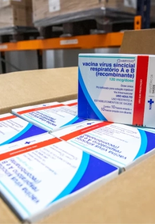 Butantan completa entrega de vacina contra bronquiolite para gestantes ao Ministério da Saúde