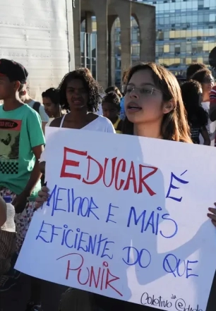CCJ adia novamente análise de PEC sobre redução da maioridade penal