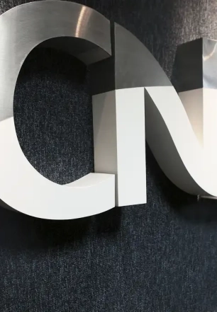 CNJ faz operação em gabinete de desembargador ligado a Nunes Marques
