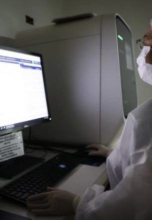 Conheça o trabalho da divisão que identifica vírus em circulação no estado de São Paulo