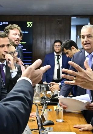 CPMI do INSS aprova quebra de sigilo de Lulinha e convoca André Moura