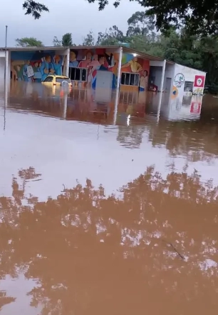 Defesa Civil do RS confirma 107 mortes devido às chuvas no estado