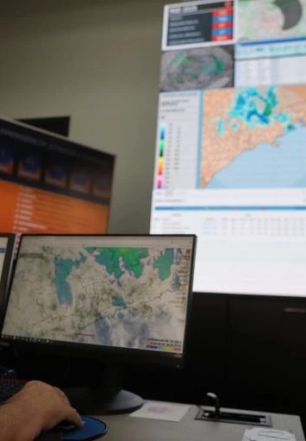 Defesa Civil SP alerta para tempestade, rajadas de vento de até 90 km/h e ativa gabinete de crise