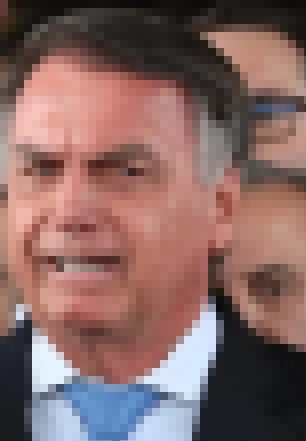 Defesa de Bolsonaro diz que foi surpreendida com prisão domiciliar