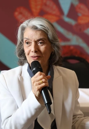 Democracia está nas mãos do povo, não em palácios, diz Cármen Lúcia