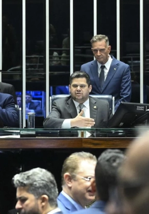 Dosimetria: Alcolumbre promulga lei que beneficia condenados pelo 8/1