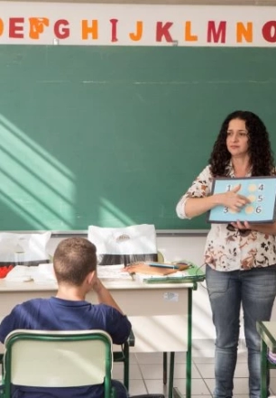 Educação de SP prorroga inscrições de processos seletivos para professores da rede estadual