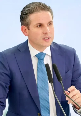 Fim da Escala 6x1 pode ser votado em maio, diz presidente da Câmara