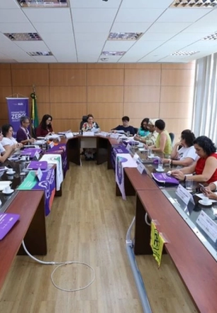 Fim da escala 6x1: proposta pode aliviar dupla jornada das mulheres