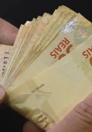 Governo envia alertas sobre imposto de renda pelo Gov.br e WhatsApp