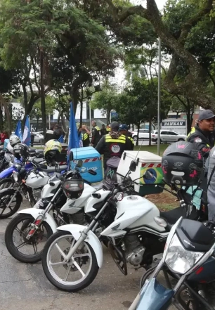 Governo prepara linha de crédito para motociclistas de aplicativos