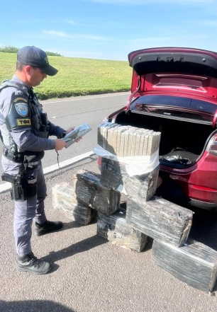 Homem é preso com grande quantidade de maconha na Castello Branco