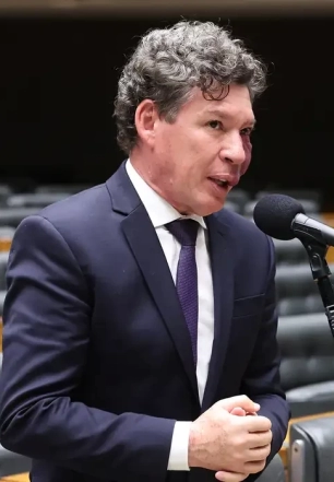 Hugo Motta indica presidente da comissão da MP da Taxa das Blusinhas