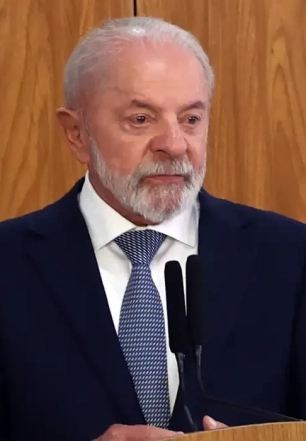 Lula comenta prisão de Jair Bolsonaro: 