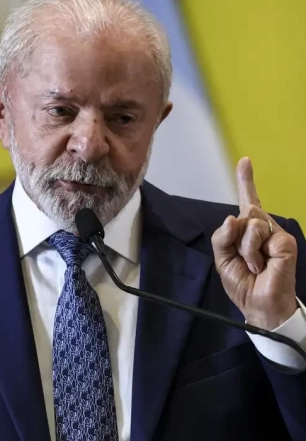 Lula faz apelo à paz, condena corrida armamentista e critica ONU