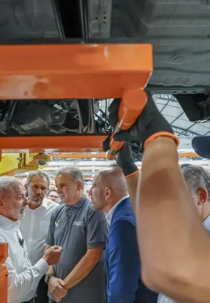 Lula: queda da pobreza está ligada à menor inflação e maiores salários