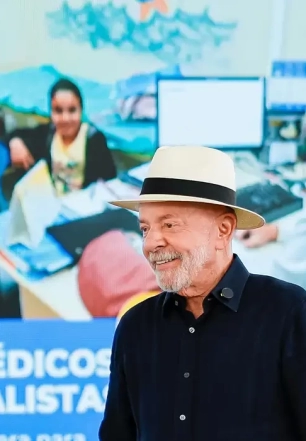 Lula responsabiliza clã Bolsonaro por ataque dos EUA ao Pix e taxação