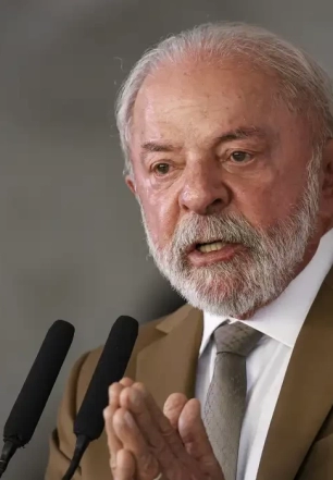 Lula zera imposto e subsidia diesel para conter alta do petróleo