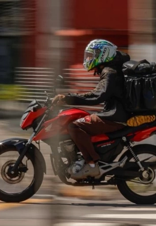 Mão na Roda elimina custos a motociclistas e motoristas profissionais