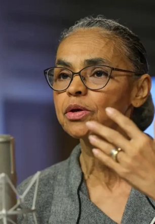 Marina Silva sofre fratura em vértebra lombar