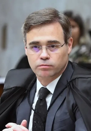Mendonça que levar ao plenário conversas atribuídas a Vorcaro e Moraes