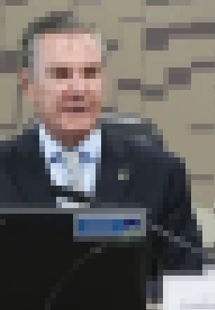 Moraes autoriza Collor a cumprir pena de 8 anos e 10 meses em casa