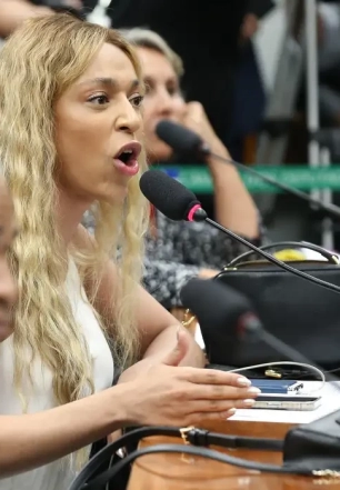 MPF pede condenação de Ratinho e SBT por falas contra Erika Hilton