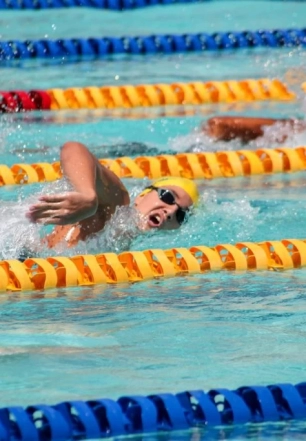 Natação supera corrida para fortalecer o coração, aponta estudo